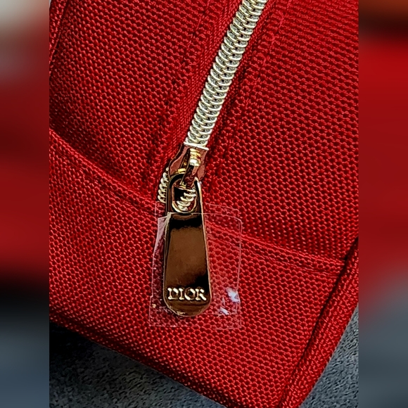 DIOR Trousse in Christmas Red with Iconic Red #999 LIPSTICK and Miss Dior Bomb - Picture 6 of 8